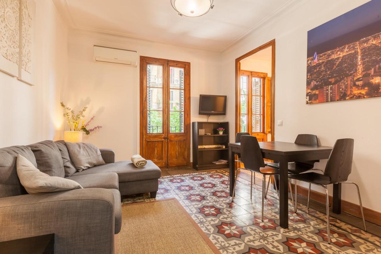 En El Corazon De Barcelona Apartment Luaran gambar